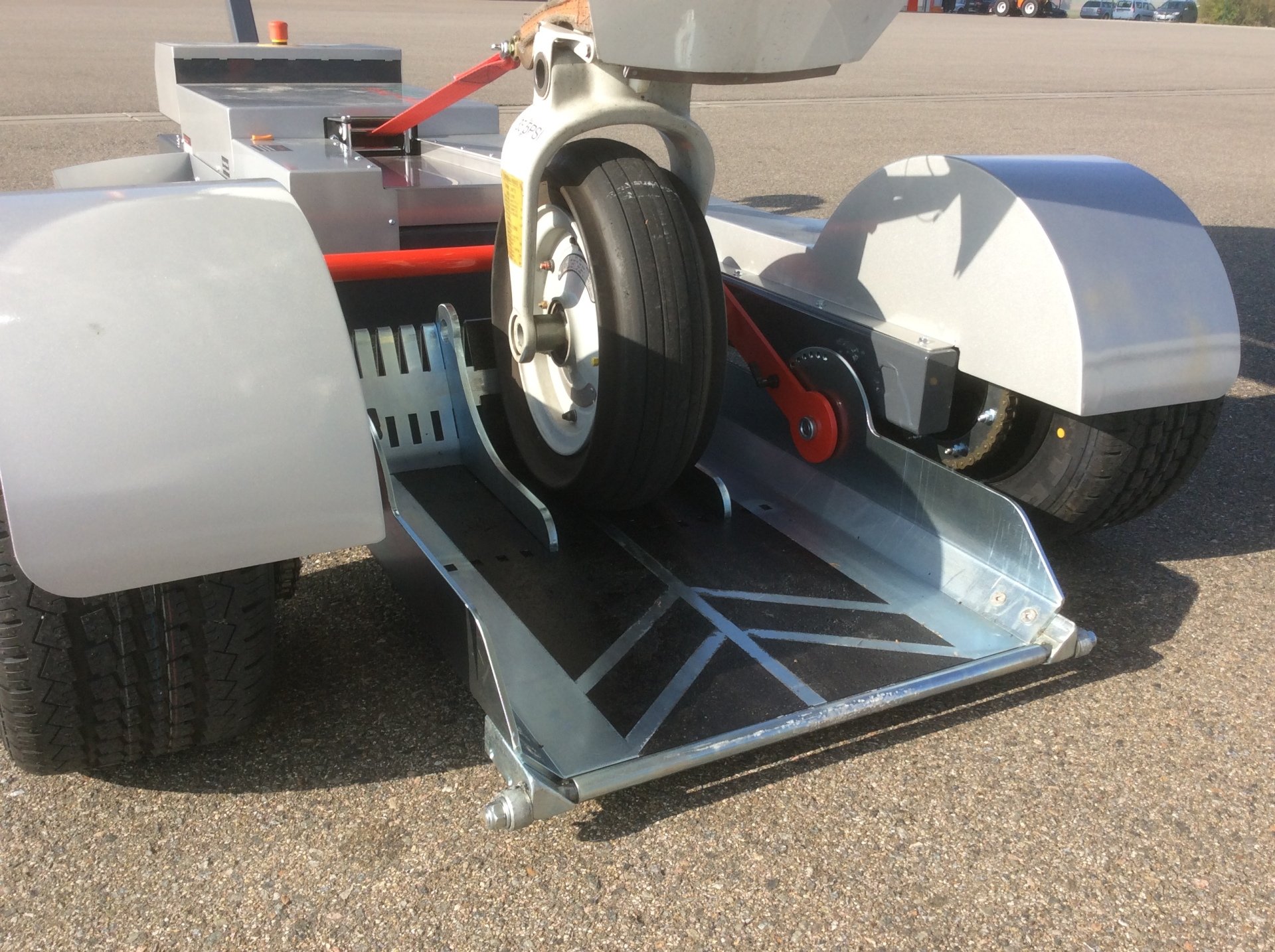 Powerful electric aircraft tug