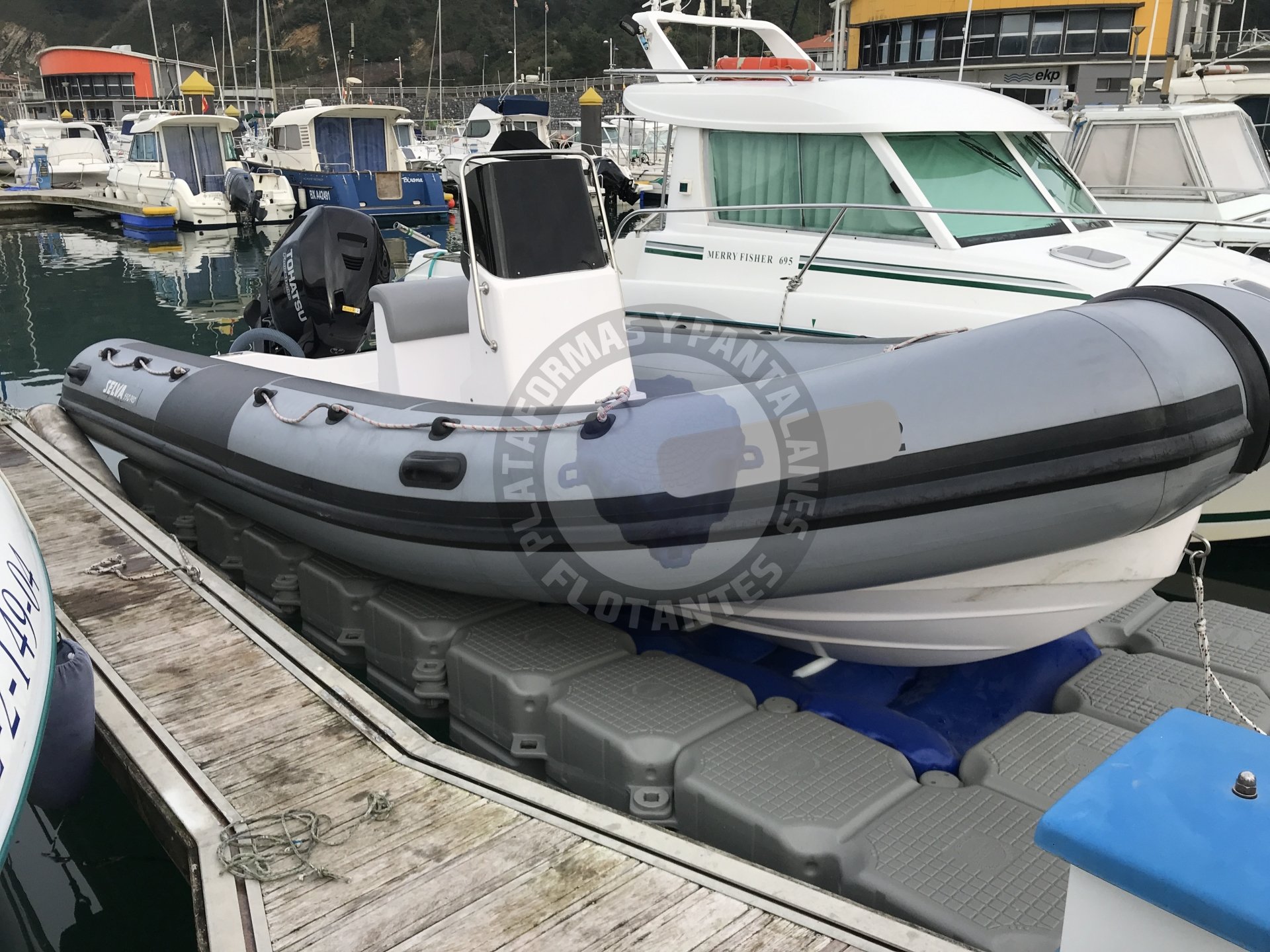 Plataformas flotantes para embarcaciones, barcos, semirrígidas