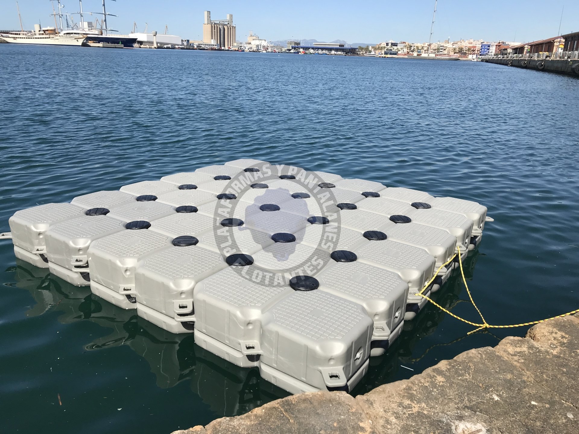 Pantalanes flotantes, estructura flotante y de trabajo, muelle flotante... Pantalanes flotantes, estructura flotante y de trabajo, muelle flotante...