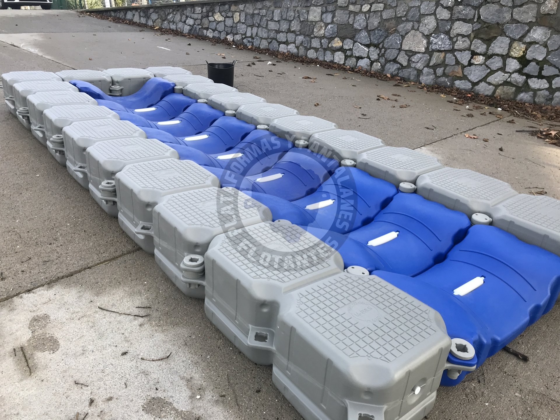Plataforma flotante para embarcacion; barco, semirrígida,neúmatica