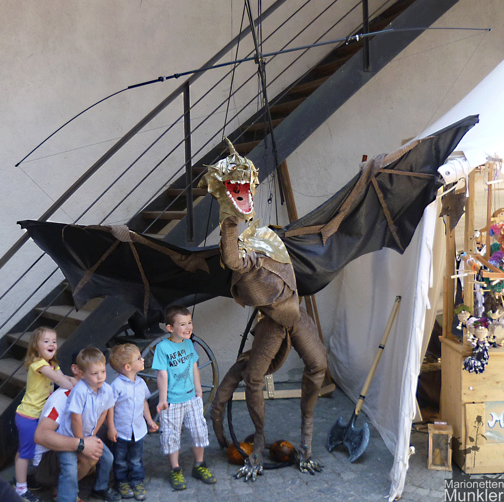 Großer Marionettendrache