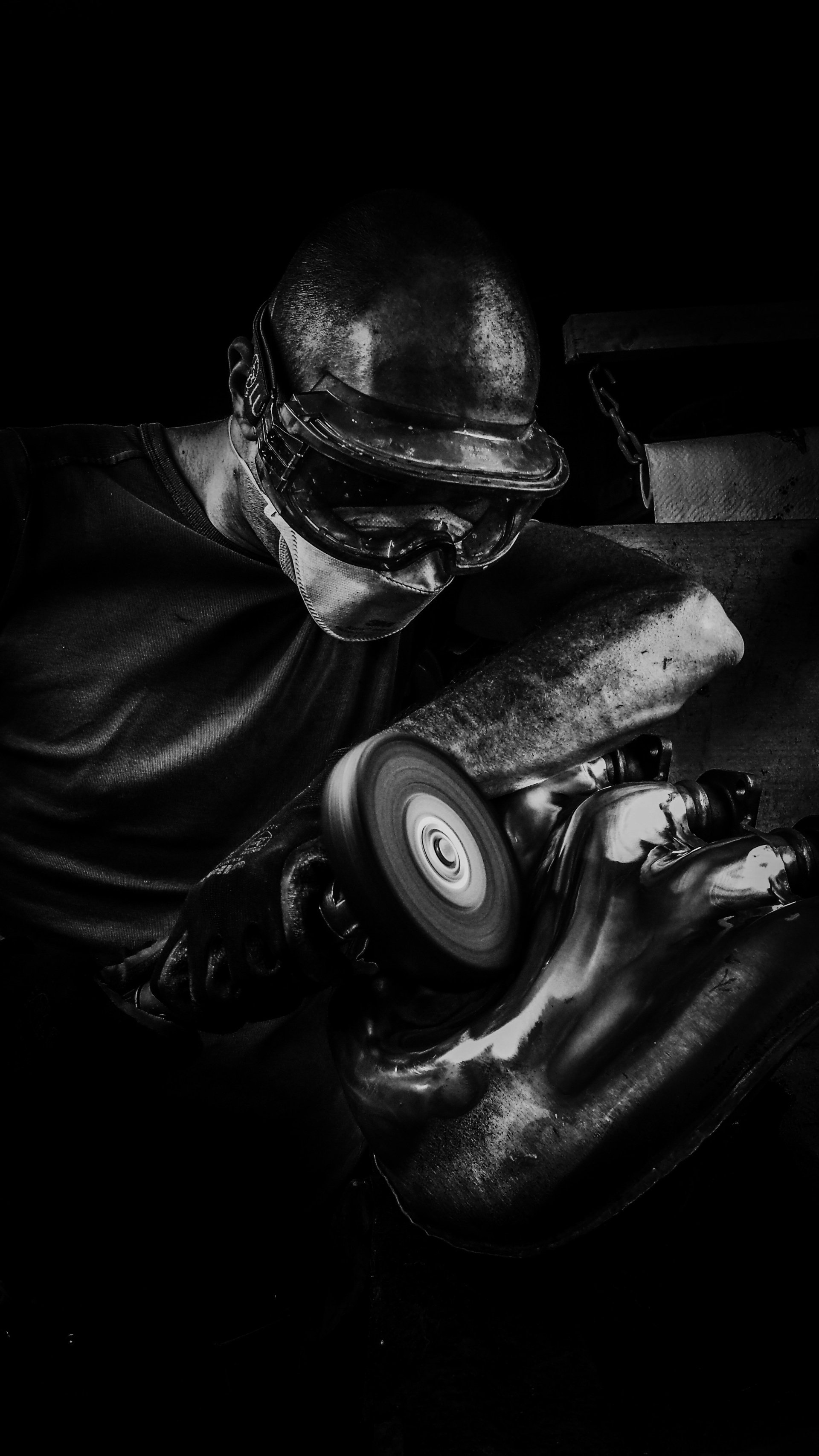 bauteile werden poliert