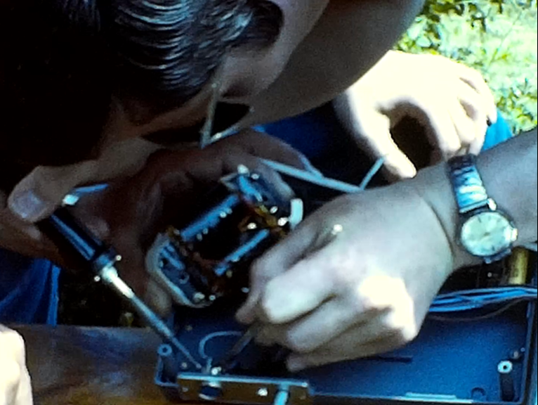 DK1AM repariert ein Rotor-Steuergerät DK1AM repariert ein Rotor-Steuergerät