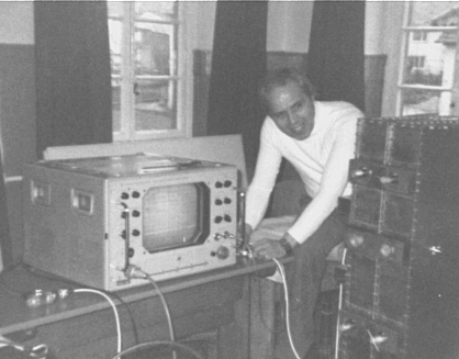 Heiner DL3ZE beim Abstimmen des AMSAT-Filters