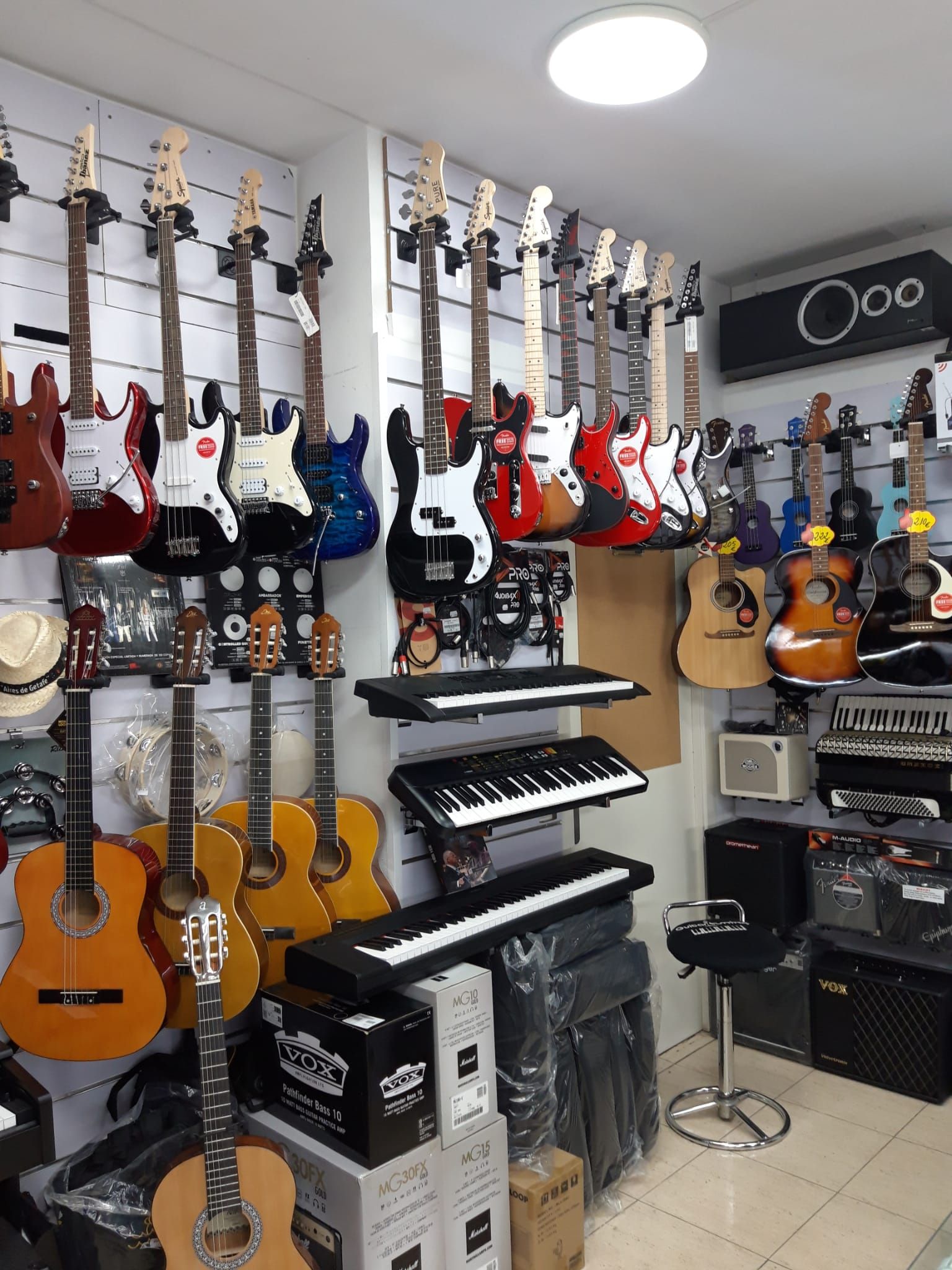 Tienda de instrumentos musicales