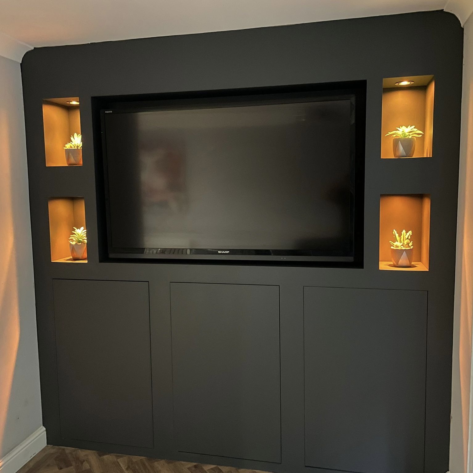 Fine finish spray painting