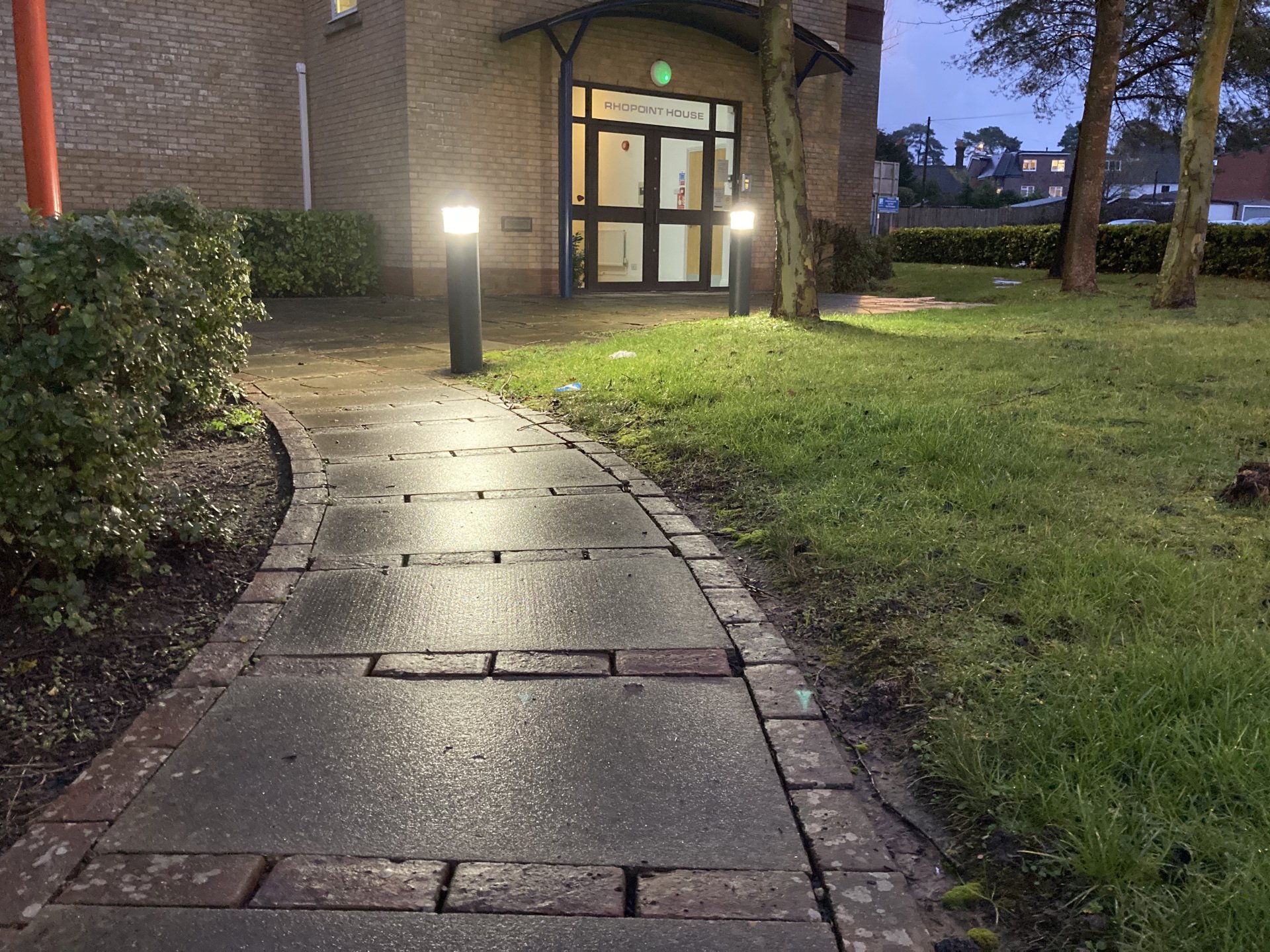 OUTDOOR OFFICE LIGHTING