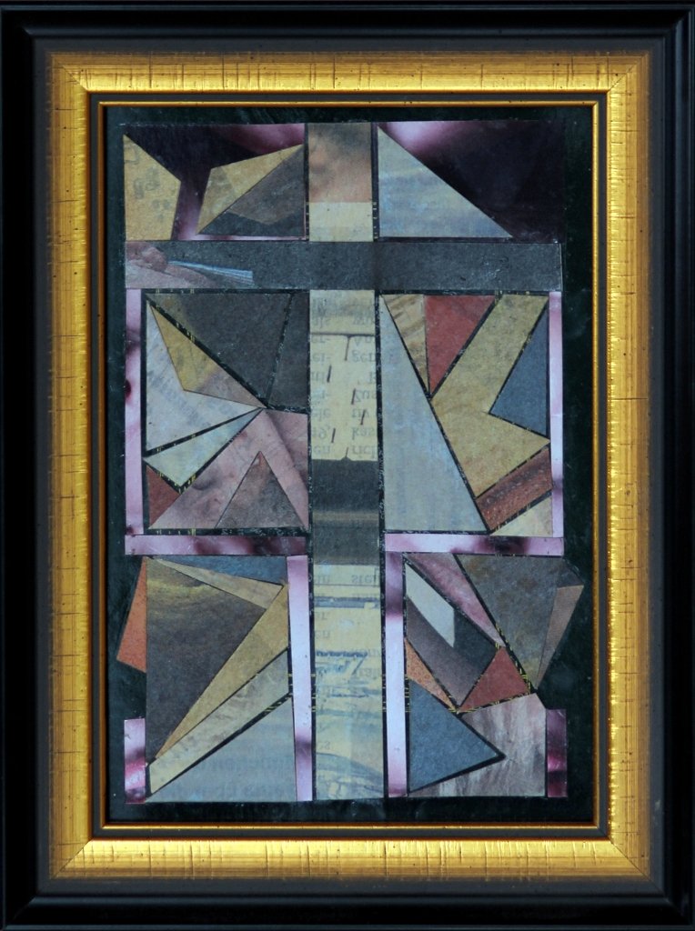 Kleine Kreuzcollage Nummer 57 von Carsten Schneider. Zeitungspapier, 15 x 10 cm.