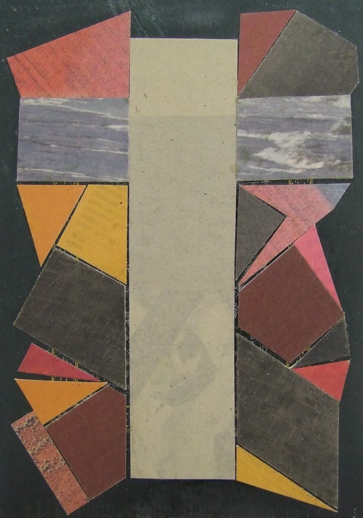 Kleine Kreuzcollage Nummer 58 von Carsten Schneider. Zeitungspapier, 15 x 10 cm.
