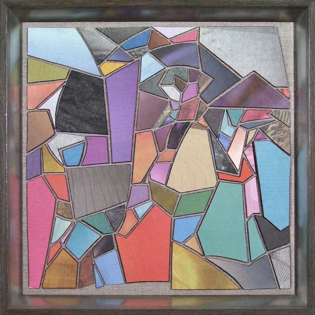 Zeitungscollage mit großen Farbsegmenten in Violett, Türkis, Grau und Rot.