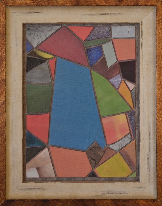 Kleine Hochformat-Collage mit großer blauer Fläche und farbigen Vielecken.