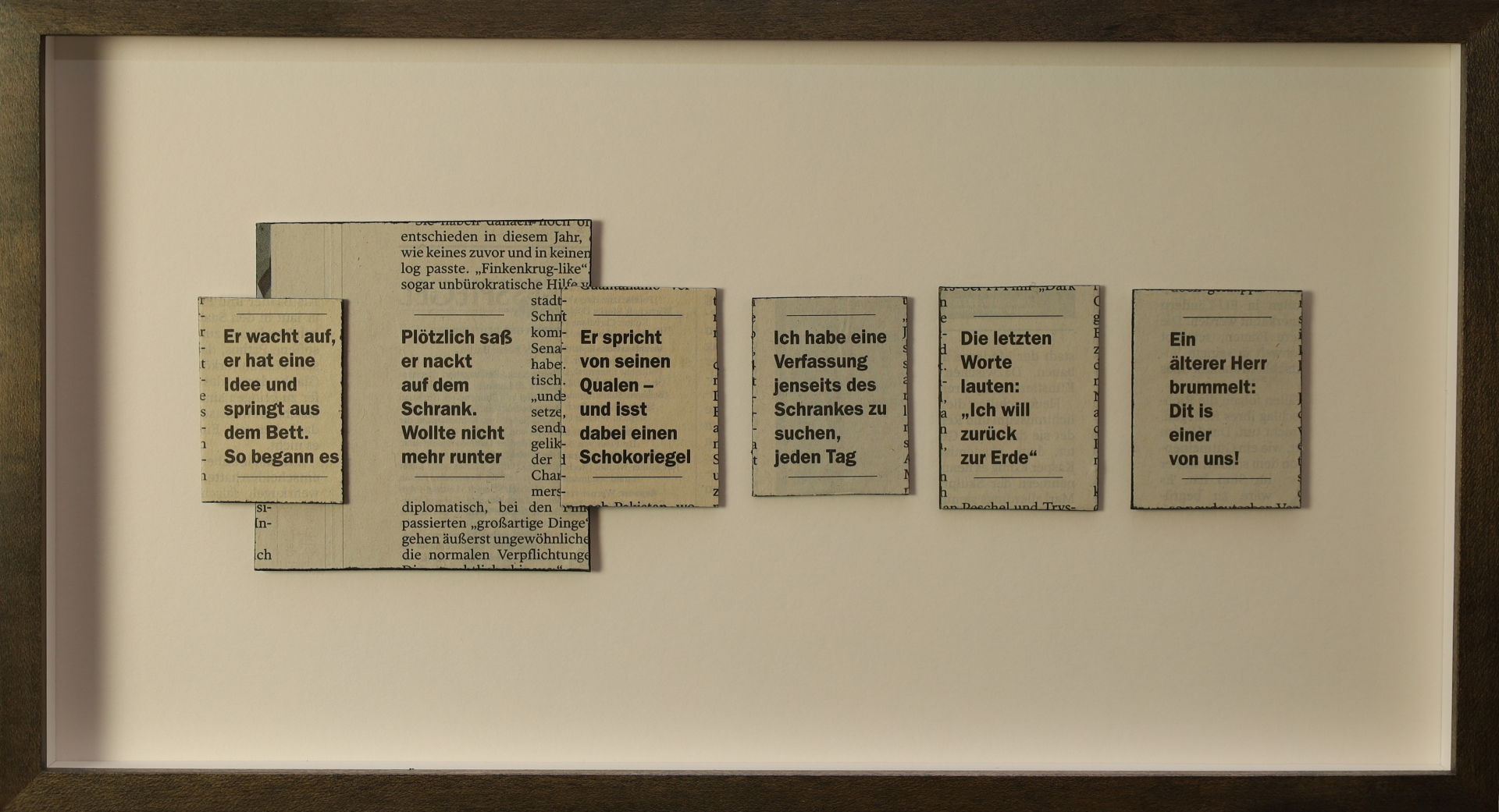 Er auf Schrank. Text-Collage von Carsten Schneider 2024