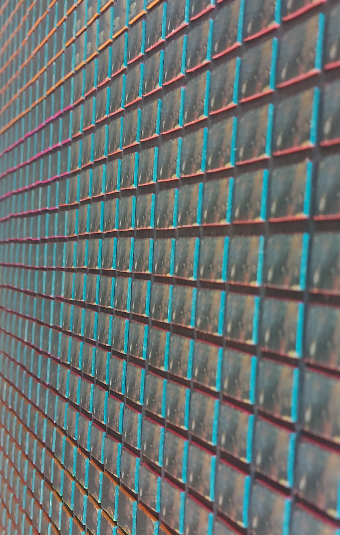 Detail aus „Odilons Papillons“ mit geschichteten farbigen Papierquadraten.