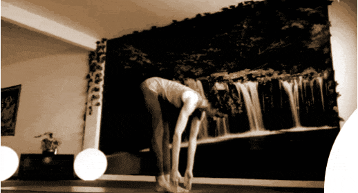 Eva en nuestro centro de Alpedrete en su clase de Ashtanga Vinyasa