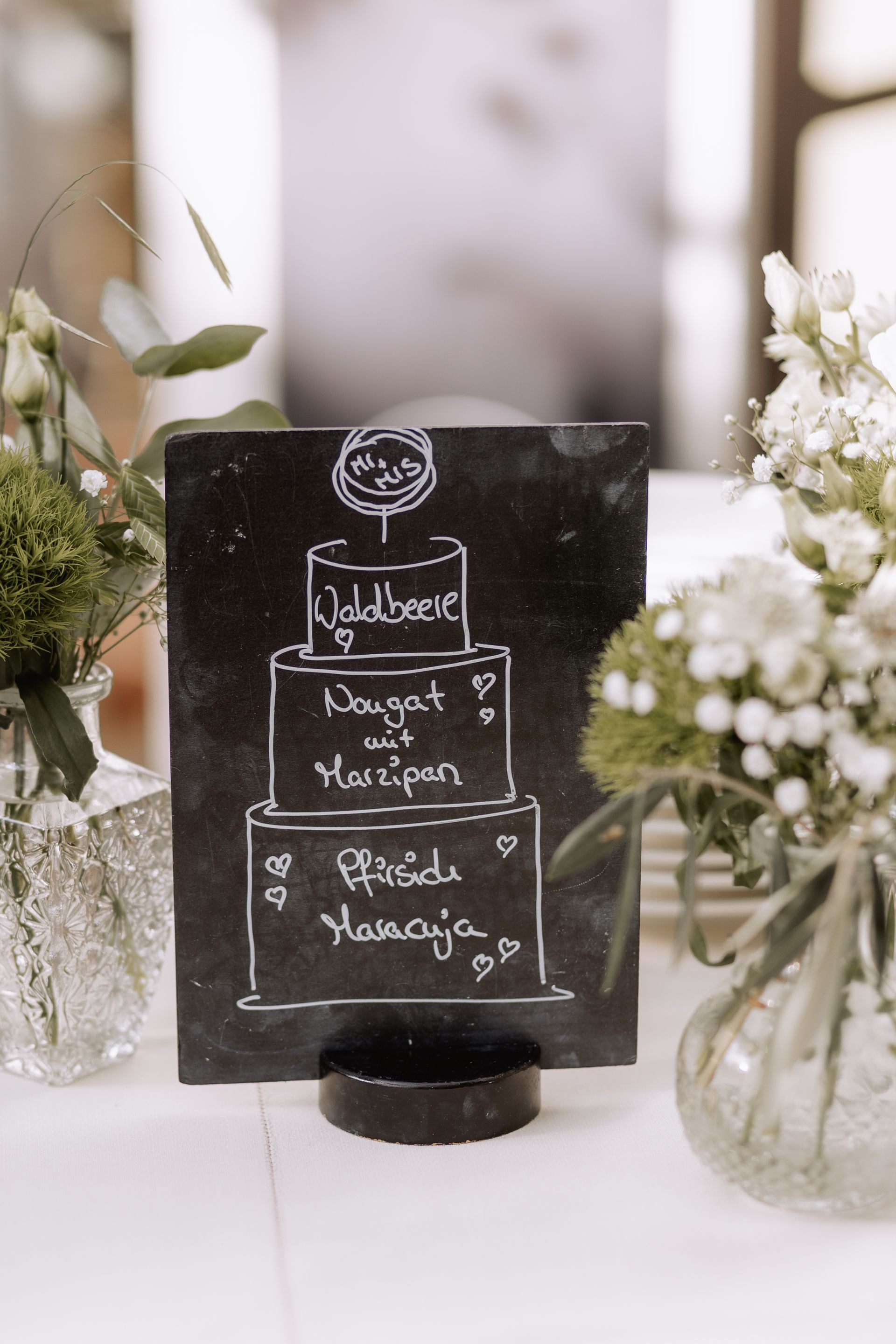 Schild für die Hochzeitstorte