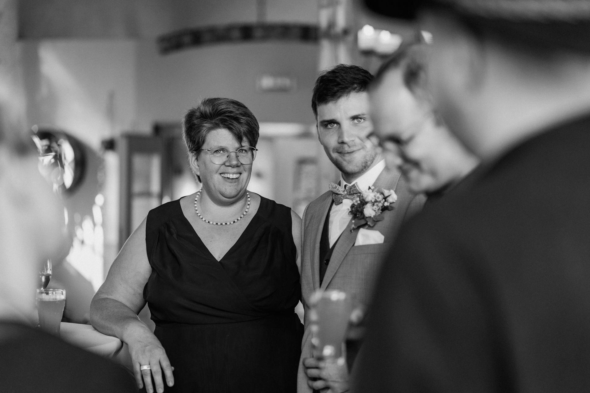 Eine glückliche Brautmutter