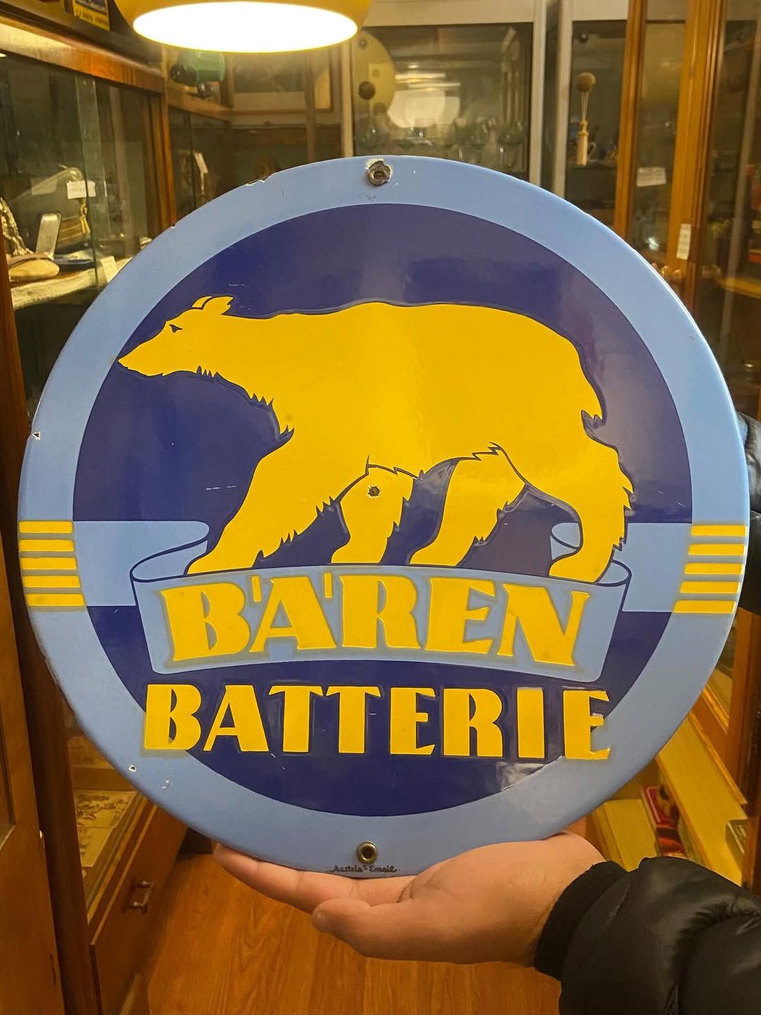 Insegna BAREN BATTERIE anni ‘50
Smaltata
40cm
Austria-Email