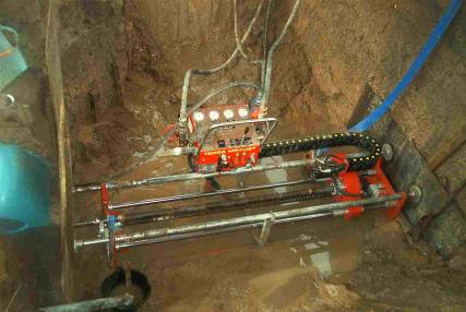 Forage horizontal dirigé avec la Foreuse Horizontale Dirigée HDD de fond de fouille MINI-JET MJ1600 LV