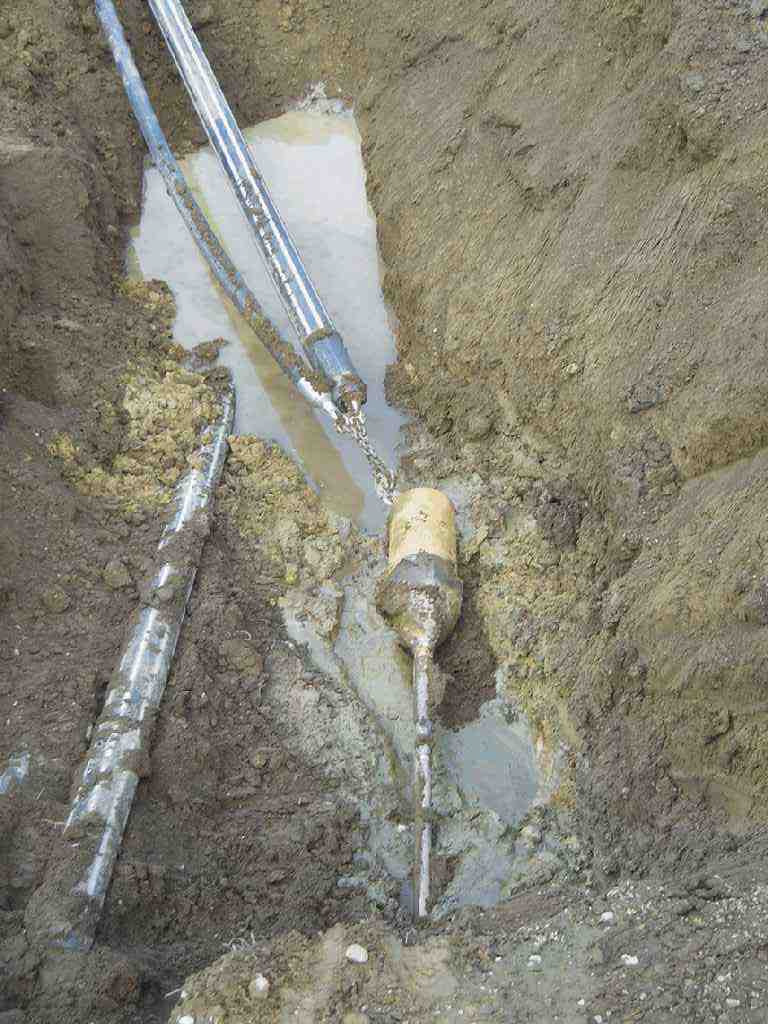 Forage horizontal dirigé avec la Foreuse Horizontale Dirigée HDD de fond de fouille MINI-JET MJ1600 LV