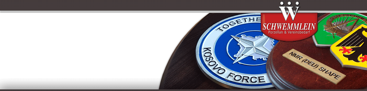 Metallwappen geprägt, Aluminiumwappen, Kunststoffwappen auf Holzhintergrund oder Schiefer